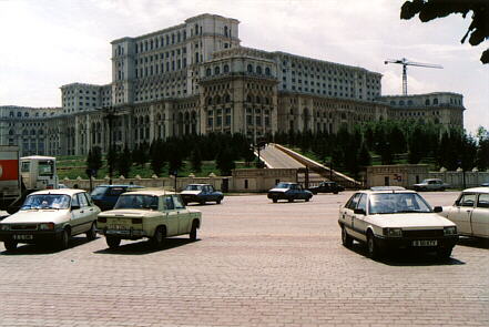Palac Ciausescu w Bukareszcie - druga najwieksza budowla swiata.