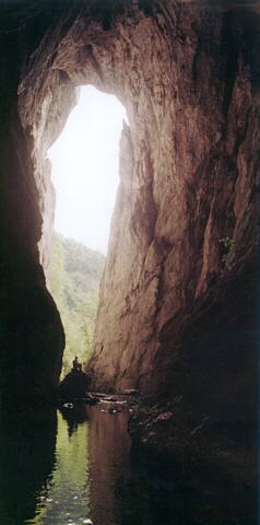 Section of Gadajacych Kamieni Cave
