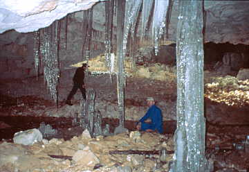 Zamek Predjamski (przed jaskini) - Sowenia